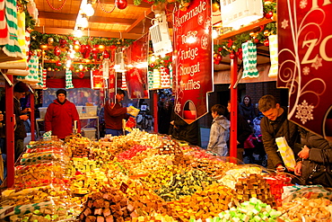 Toffee fudge stall, Christmas Market, Albert Square, Manchester, England, United Kingdom, Europe