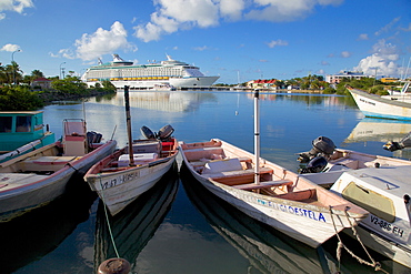 Cruise ship in St. Johns Harbour, St. Johns, Antigua, Leeward Islands, West Indies, Caribbean, Central America