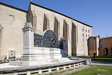 Monumento Giuseppe Verdi and Palazzo Della Pilotta, Piazza del Pace, Parma, Emilia Romagna, Italy, Europe