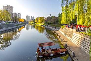 View of moat and City wall of Xi'an, Shaanxi Province, People's Republic of China, Asia