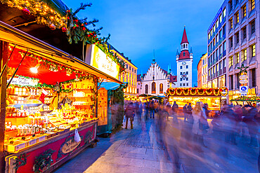 View of Christmas Market in Marienplatz and Old Town Hall at dusk, Munich, Bavaria, Germany, Europe