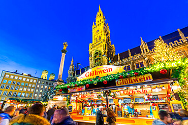 View of Christmas Market in Marienplatz and New Town Hall at dusk, Munich, Bavaria, Germany, Europe