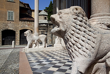 Entrance to the Basilica Santa Maria Maggiore, Piazza Duomo, Bergamo, Lombardy, Italy, Europe