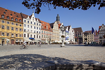 Colourful architecture, Market Square, Old Town, Wroclaw, Silesia, Poland, Europe