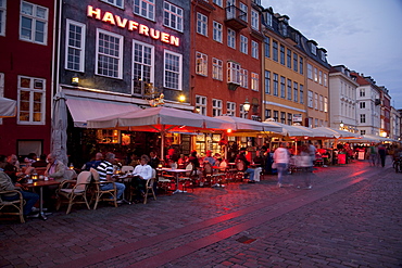 Nyhavn at dusk, Copenhagen, Denmark, Scandinavia, Europe