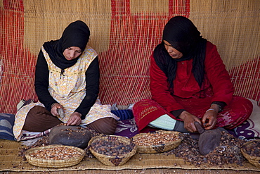 Argen making, Asni, Atlas Mountains, Morocco, North Africa, Africa