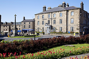 Rutland Arms Hotel and Town Cross, Bakewell, Derbyshire, England, United Kingdom, Europe