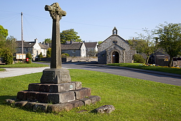 Village Cross, Foolow, Derbyshire, England, United Kingdom, Europe