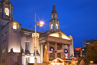 Civic Hall at dusk at Christmas, Leeds, West Yorkshire, Yorkshire, England, United Kingdom, Europe