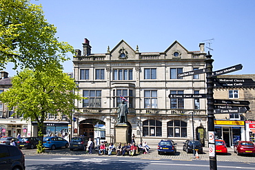 Skipton High Street and Library, Skipton, North Yorkshire, Yorkshire, England, United Kingdom, Europe