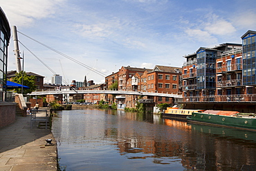 Brewery Wharf and Centenary Bridge, Leeds, West Yorkshire, Yorkshire, England, United Kingdom, Europe