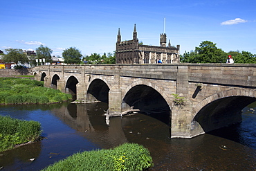 Wakefield Bridge and the Chantry Chapel, Wakefield, West Yorkshire, Yorkshire, England, United Kingdom, Europe 