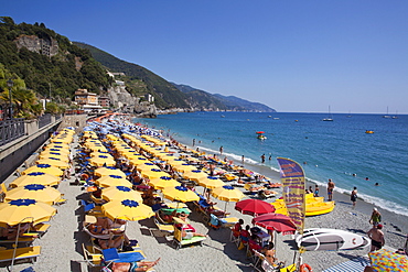 Umbrellas on the New Town Beach at Monterosso al Mare, Cinque Terre, UNESCO World Heritage Site, Liguria, Italy, Mediterranean, Europe