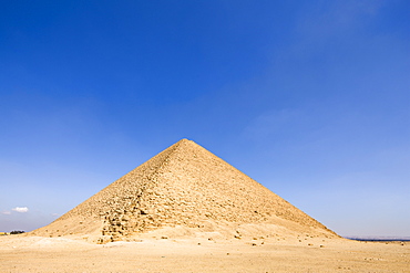 The Red Pyramid at Dahshur, UNESCO World Heritage Site, Egypt, North Africa, Africa