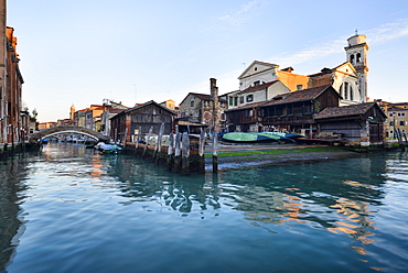 Gondola boatyard in the Dorsoduro district of Venice, UNESCO World Heritage Site, Veneto, Italy, Europe