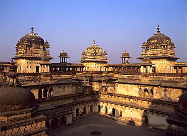 The 16th century palace, Jahangiri Mahal, at Orchha, Madhya Pradesh, India, Asia