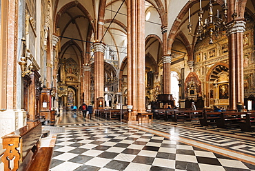 Interior of Duomo (Cattedrale Santa Maria Matricolare), Verona, Veneto Province, Italy, Europe