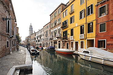 Canal, Dorsoduro, Venice, UNESCO World Heritage Site, Veneto Province, Italy, Europe