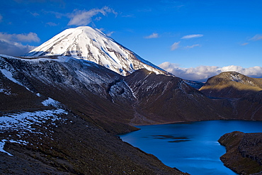 Mount Ngauruhoe and Upper Tama Lake, Tongariro National Park, UNESCO World Heritage Site, North Island, New Zealand, Pacific