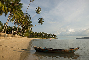 Moored Boat, Thong Krut Beach, Ko Samui Island, Surat Thani, Thailand, Southeast Asia, Asia 