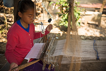 Weaving Village of Ban Phanom, Luang Prabang, Laos, Indochina, Southeast Asia, Asia