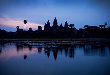 Sunrise over Angkor Wat, Angkor, UNESCO World Heritage Site, Siem Reap, Cambodia, Indochina, Southeast Asia, Asia