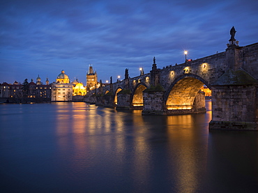 Charles Bridge and River Vltava, Prague, UNESCO World Heritage Site, Czech Republic, Europe