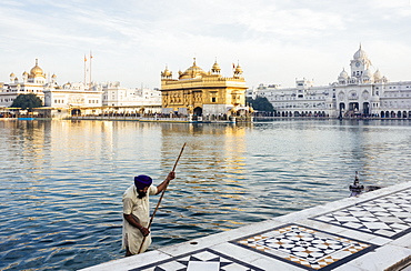 Harmandir Sahib (Golden Temple), Amritsar, Punjab, India, Asia