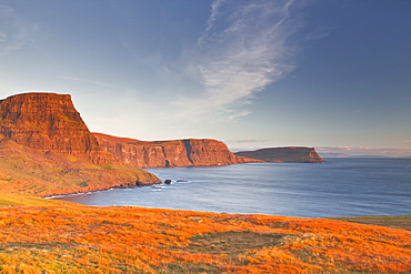 The dramatic cliffs surrounding Moonen Bay on the north-west of the Isle of Skye, Inner Hebrides, Scotland, United Kingdom, Europe