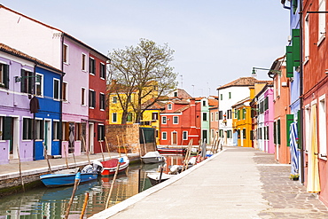 Colored houses on the island of Burano, Venice, Veneto, Italy, Europe