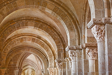 La Basilique of Sainte Madeleine de Vezelay, an 11th century Benedictine Monastery, UNESCO World Heritage Site, Yonne, Burgundy, France