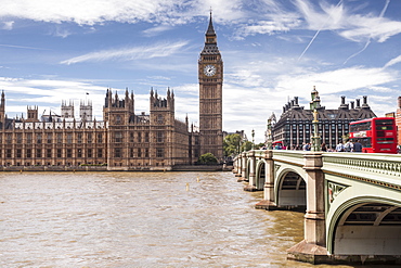 The Houses of Parliament and Westminster Bridge, UNESCO World Heritage Site, London, England, United Kingdom, Europe