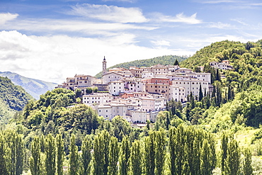 The village of Preci in the Monti Sibillini National Park, Umbria, Italy, Europe