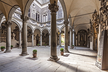 The inner courtyard of the Palazzo Medici Riccardi, Florence, UNESCO World Heritage Site, Tuscany, Italy, Europe