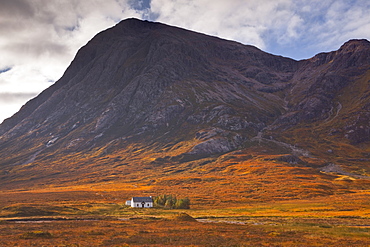 Lagangarbh cottage below Stob Dearg in Glen Coe, Scotland, United Kingdom, Europe