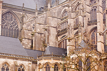 Flying buttresses on St.-Julien du Mans Cathedral, Le Mans, Sarthe, Pays de la Loire, France, Europe 