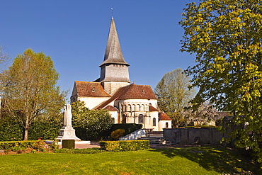 The Collegiale church of Saint-Austregesile de Saint-Outrille, Saint-Outrille, Cher, Centre, France, Europe