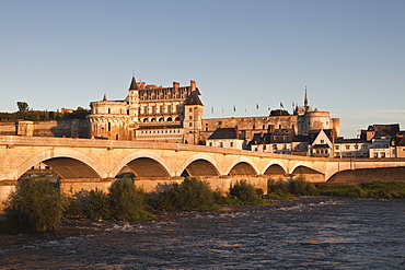 Looking across the River Loire to the chateau at Amboise, UNESCO World Heritage Site, Indre-et-Loire, Loire Valley, Centre, France, Europe