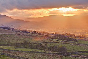 Sunset over Askrigg Common in the Yorkshire Dales, Yorkshire, England, United Kingdom, Europe 