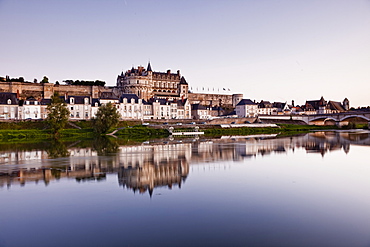 Looking down the River Loire towards the town and chateau of Amboise, UNESCO World Heritage Site, Amboise, Indre-et-Loire, Loire Valley, Centre, France, Europe