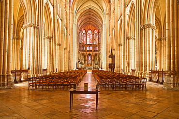 The nave of Saint-Pierre-et-Saint-Paul de Troyes cathedral, in Gothic style, dating from around 1200, Troyes, Aube, Champagne-Ardennes, France, Europe