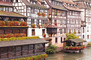 Half-timbered houses in La Petite France, Grande Ile, UNESCO World Heritage Site, Strasbourg, Bas-Rhin, Alsace, France, Europe