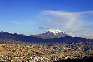 View over La Paz with Mount Illimani in the background, Bolivia, South America