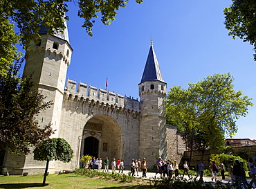 The Sultans Topkapi Palace entrance, Istanbul, Turkey, Europe, Eurasia 