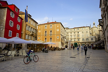 Peoples Square (Pjaca) (Narodni Trg), Old Town, Split, Dalmatia, Croatia, Europe 