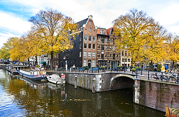 Canal houses at Korte Prinsengracht in autumn, Brouwersgracht, Amsterdam, North Holland, The Netherlands, Europe