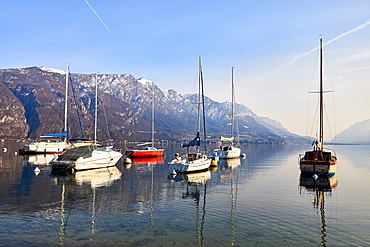 Sailing boats in the harbour at Borgo di Pescallo in Bellagio, Lake Como, Lombardy, Italian Lakes, Italy, Europe