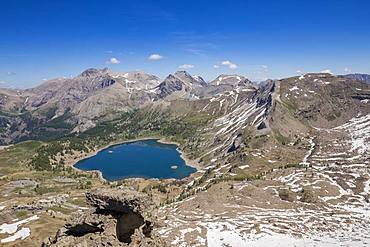 Lake Allos (2226 m) dominated by Mont Pelat (3051m), view from the Tours du Lac, Haut-Verdon, Mercantour National Park, Alps, France