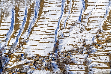 Hamlet of Bonnefin above Besse en Oisans in winter, Oisans Valley, Hautes Alpes, Francece hameau permettait d'enmontagner au printemps et d'exploiter les cultures de seigle et d'orge sur les terrasses encore bien visibles.