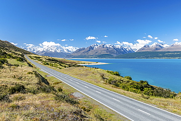 Lake Pukaki with Mount Cook, highest mountain in the country, South Island, New Zealand